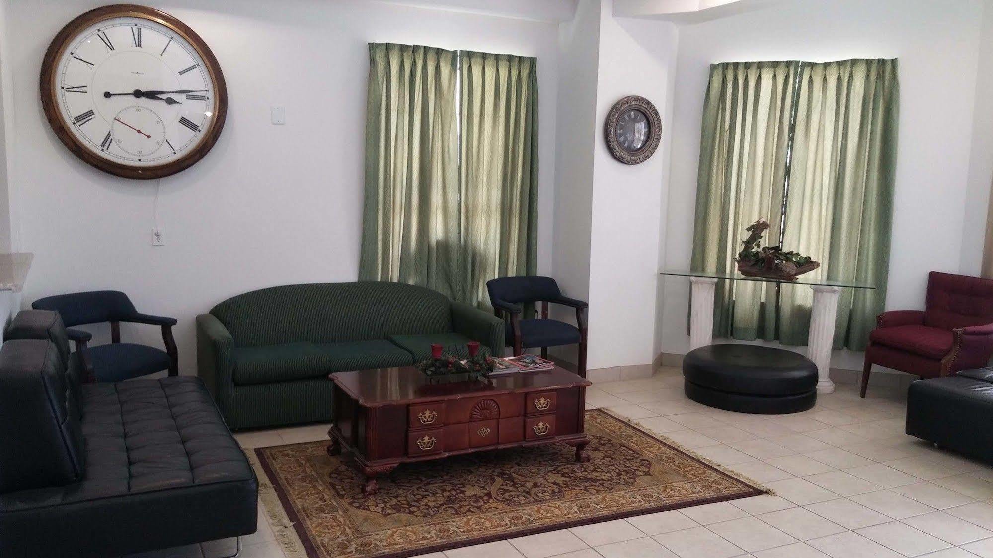 Country Regency Inn & Suites Manvel Buitenkant foto